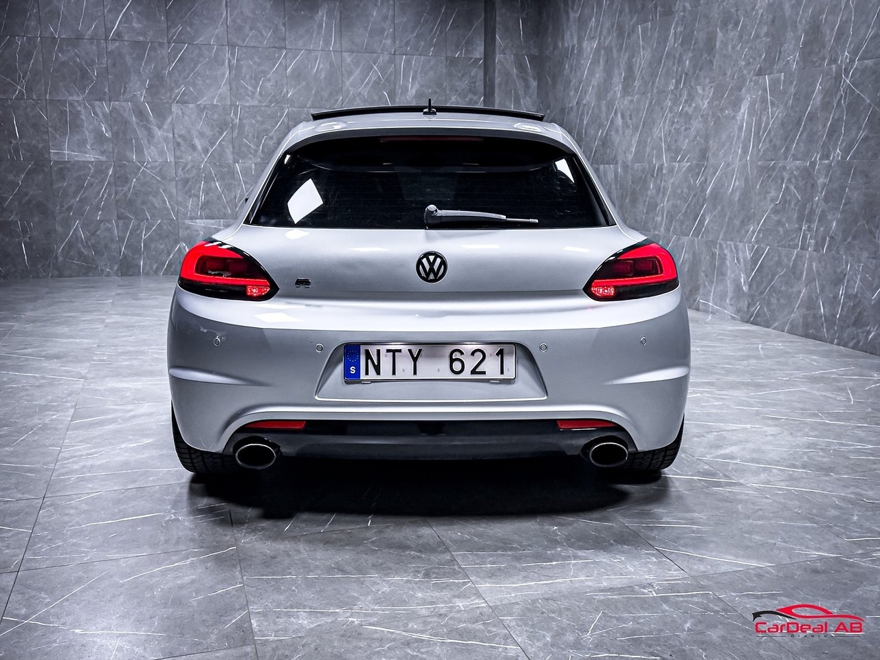 Volkswagen Scirocco R 2.0 TSI DSG 265hk 2012, bild 6/31
