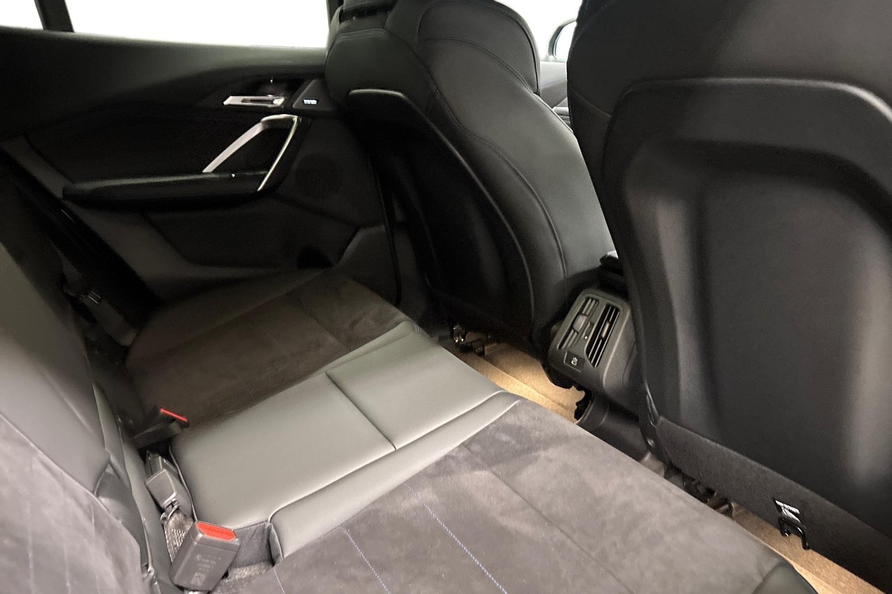 BMW iX2 xDrive 30 2027, bild 7/10