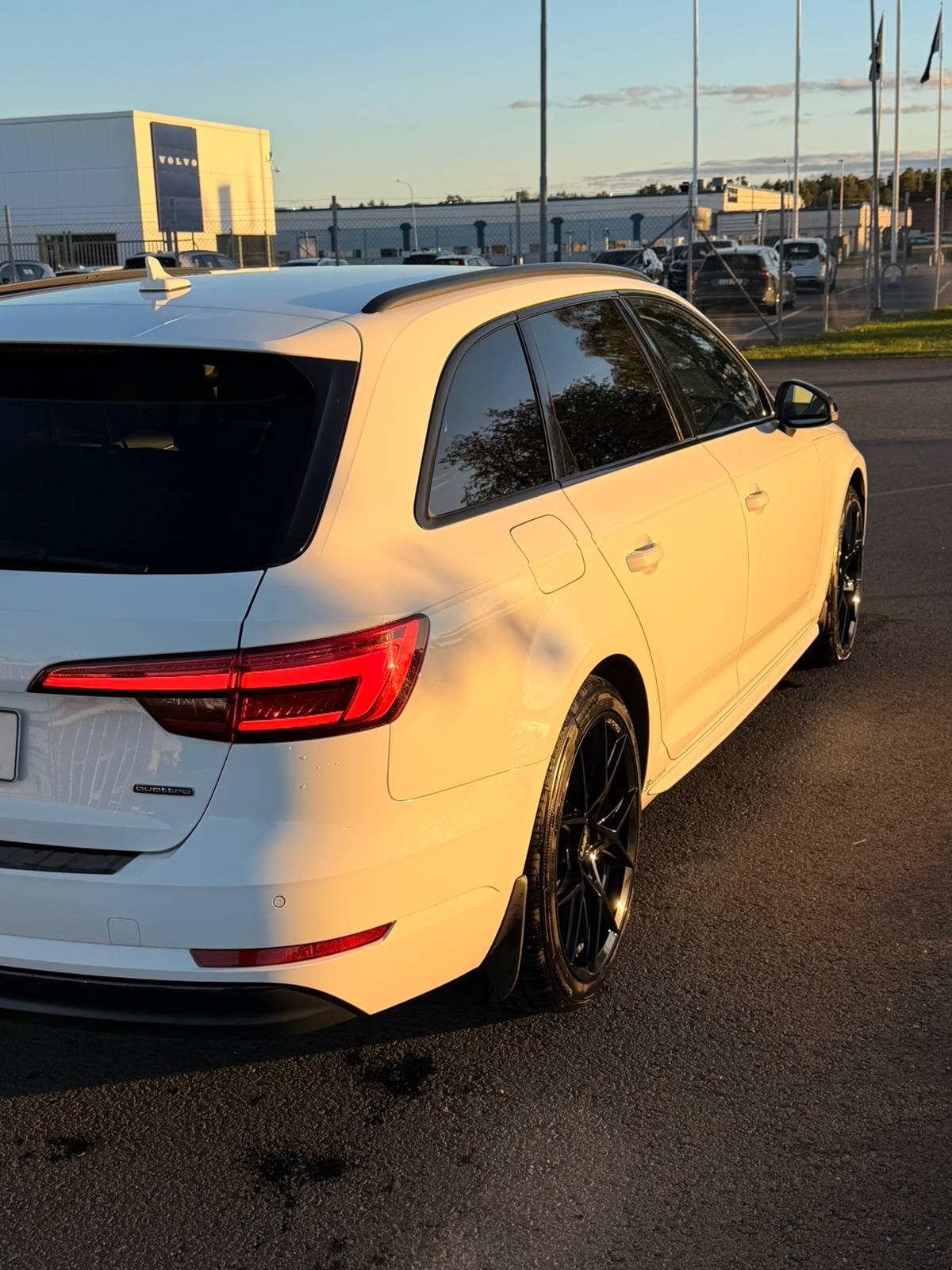 Audi A4 Avant 2.0 TDI quattro S Tronic 2017, bild 3/6
