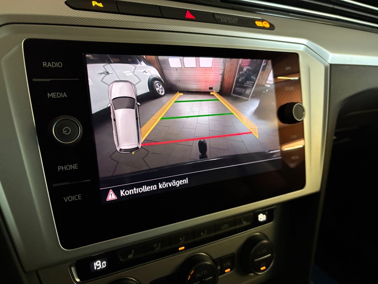 Volkswagen Passat 2019, bild 7/8