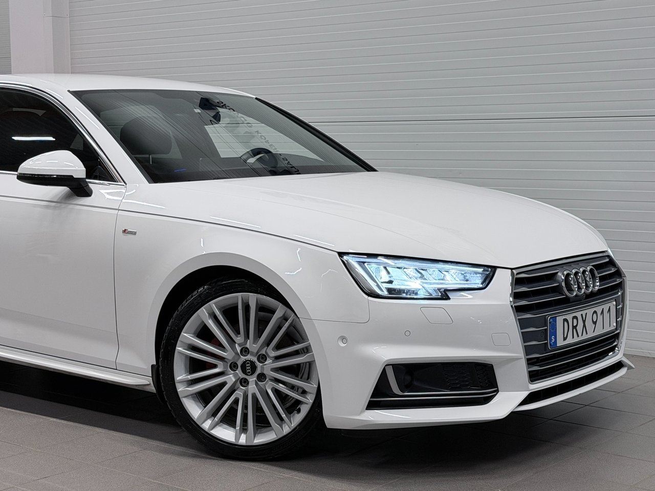 Audi A4 2018, photo 2/10