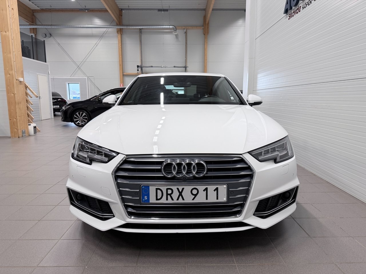 Audi A4 2018, photo 5/10