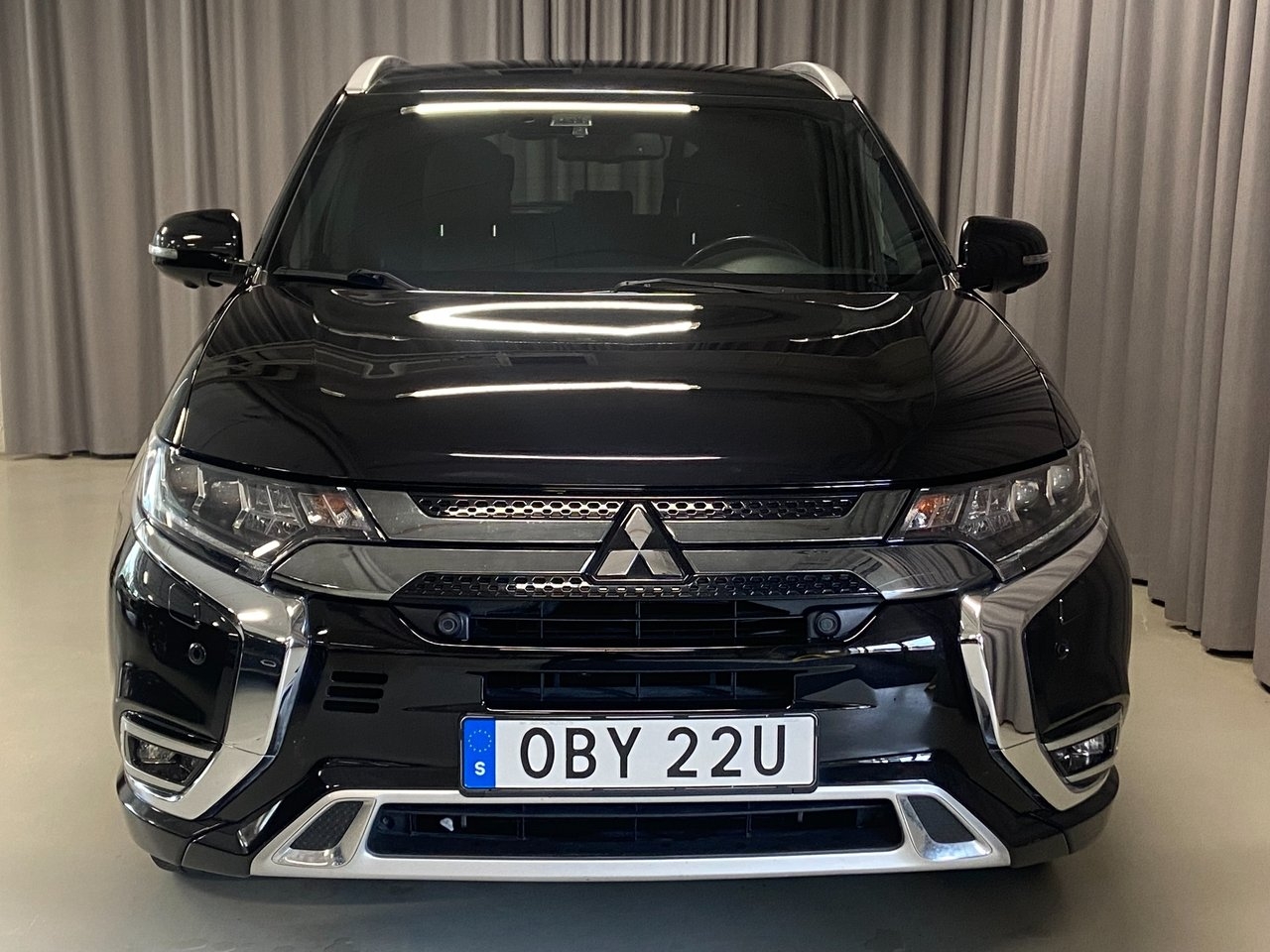 Mitsubishi Outlander 2020, bild 2/10