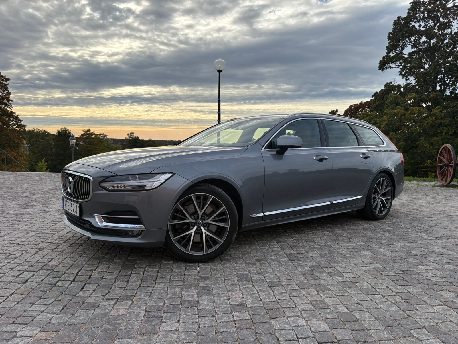 Volvo V90