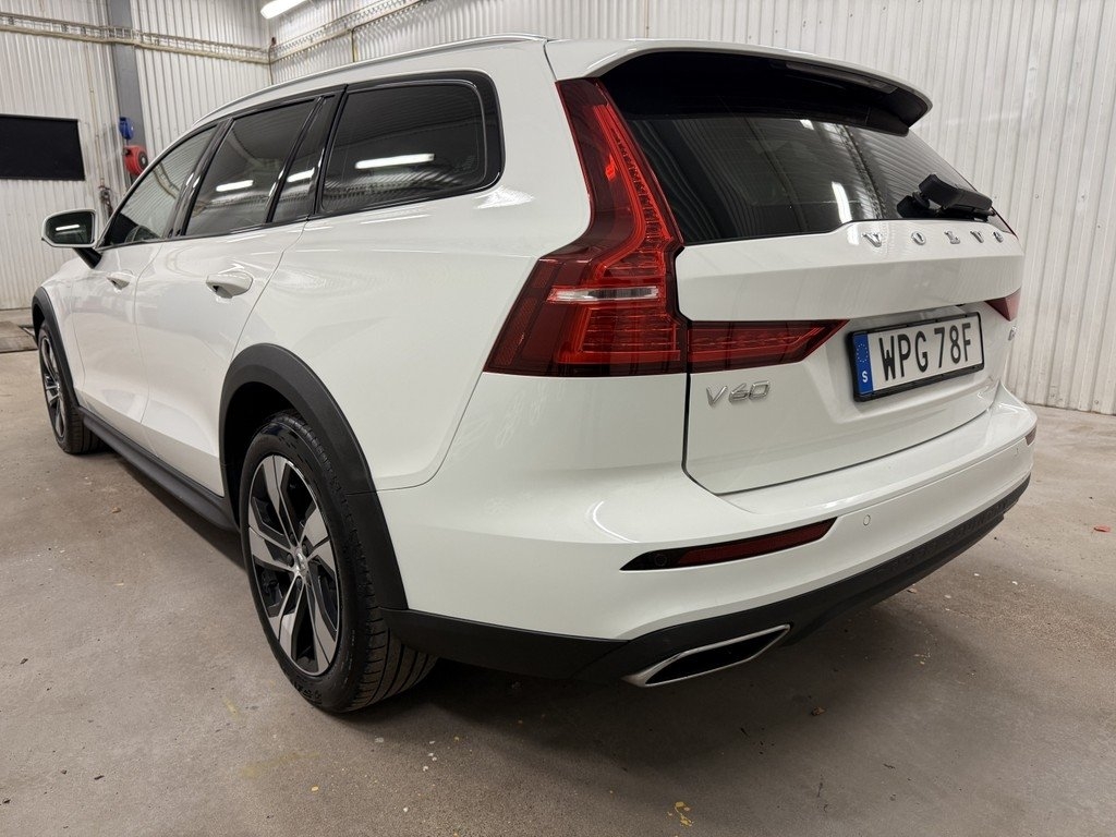 Volvo V60 Cross Country 2021, kuva 2/10