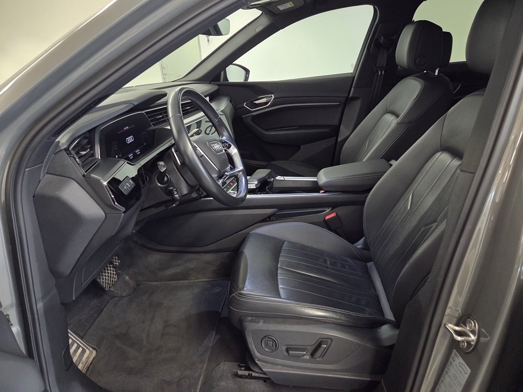 Audi Q8 55 e-tron quattro 2024, photo 8/8