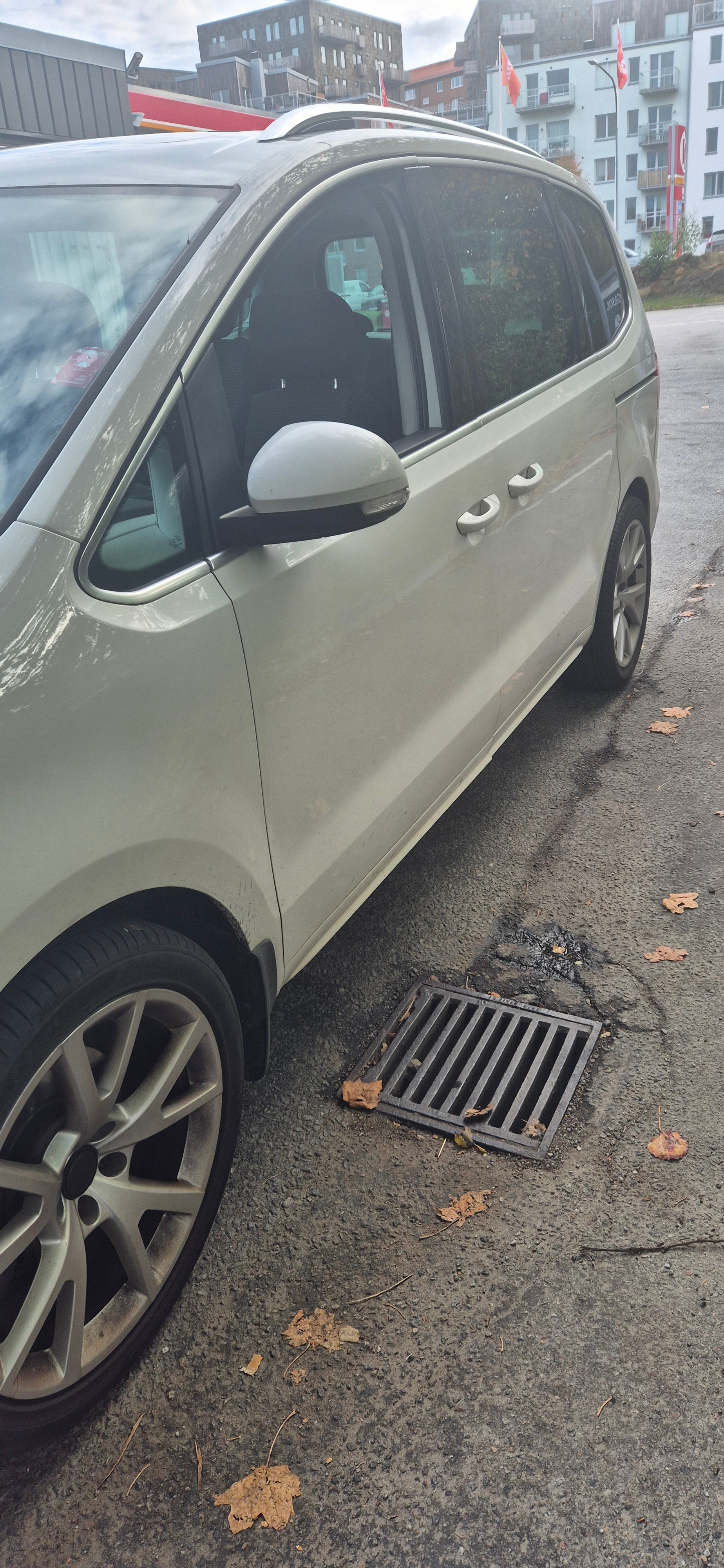 Volkswagen Sharan 2014, bild 2/5