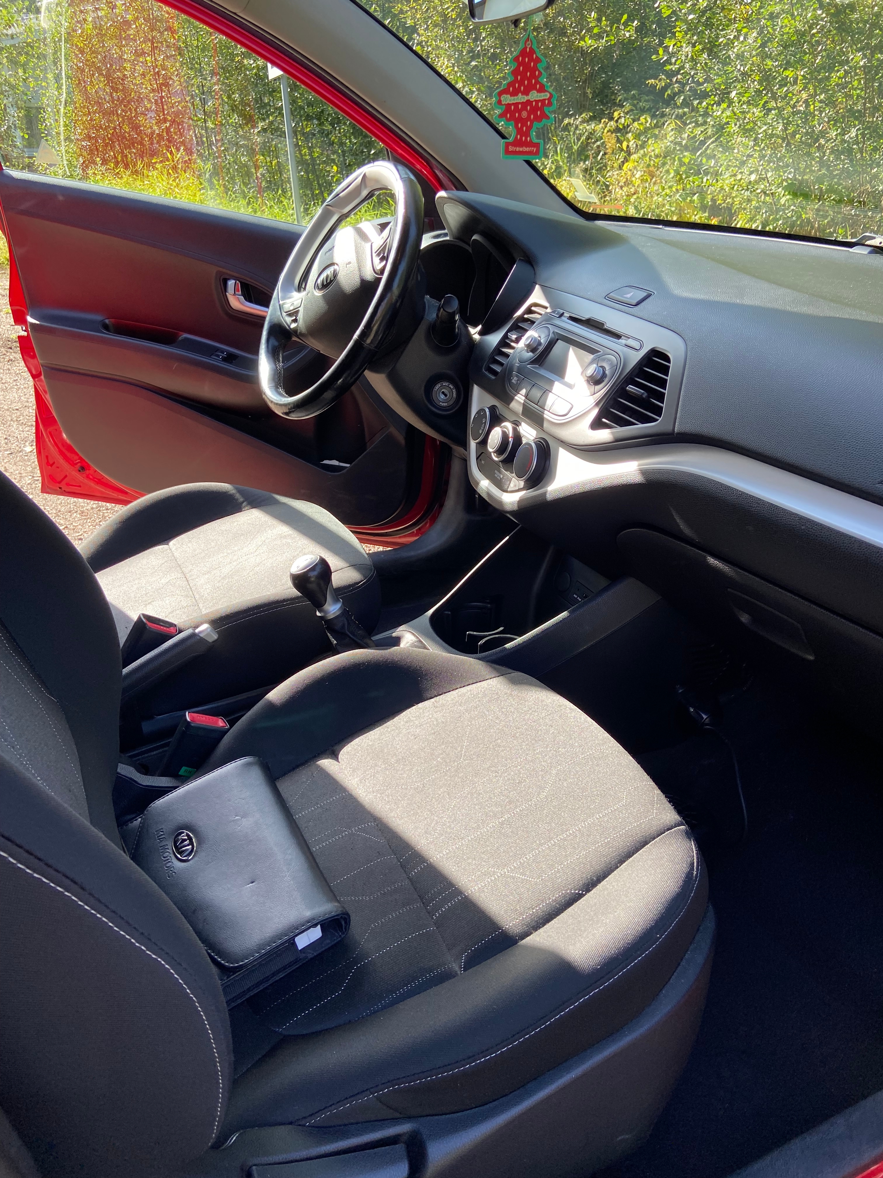Kia Picanto 5-dörrar 1.0 MPI Manuell 2014, bild 4/6