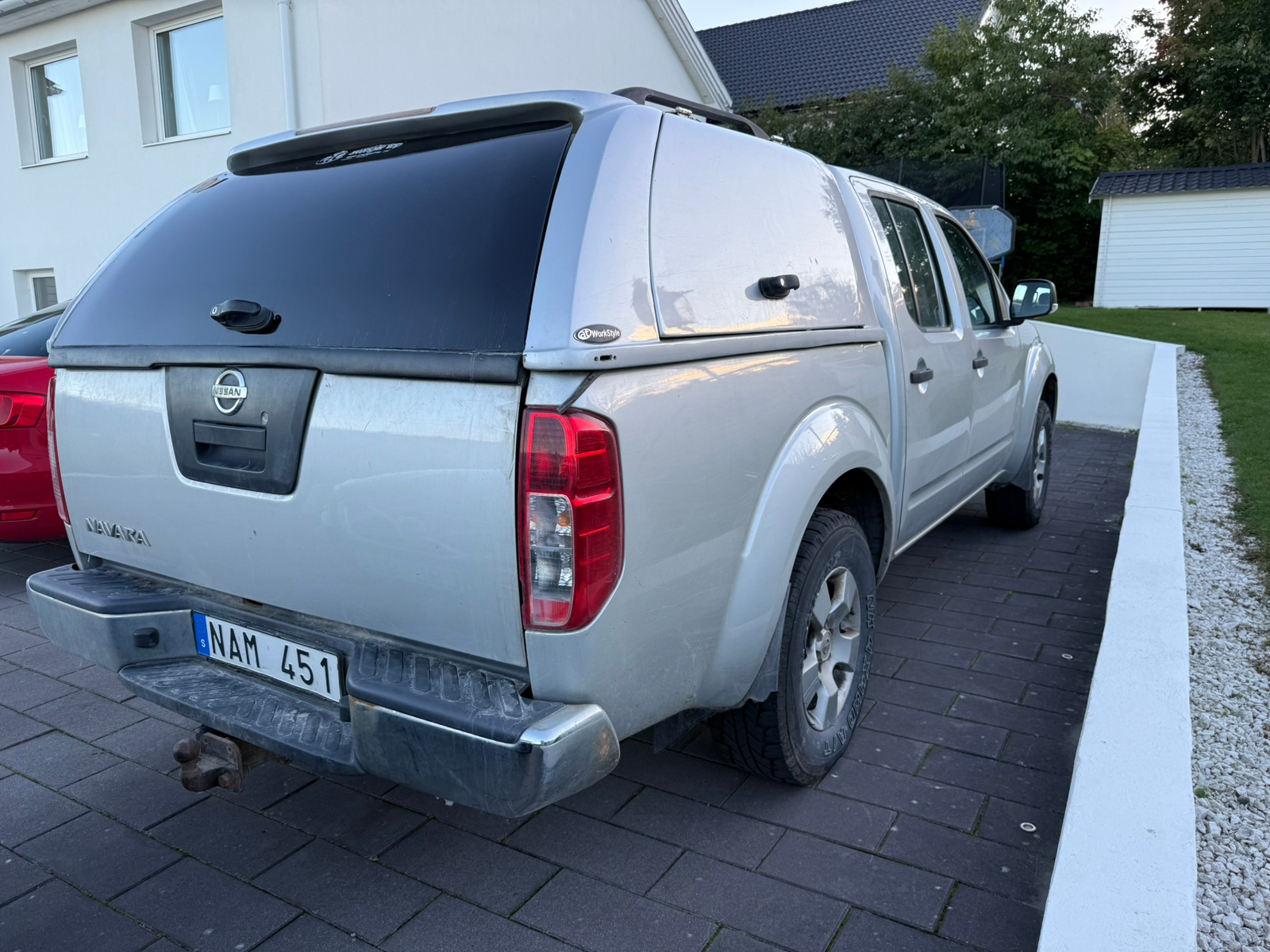 Nissan Navara 2012, photo 3/4
