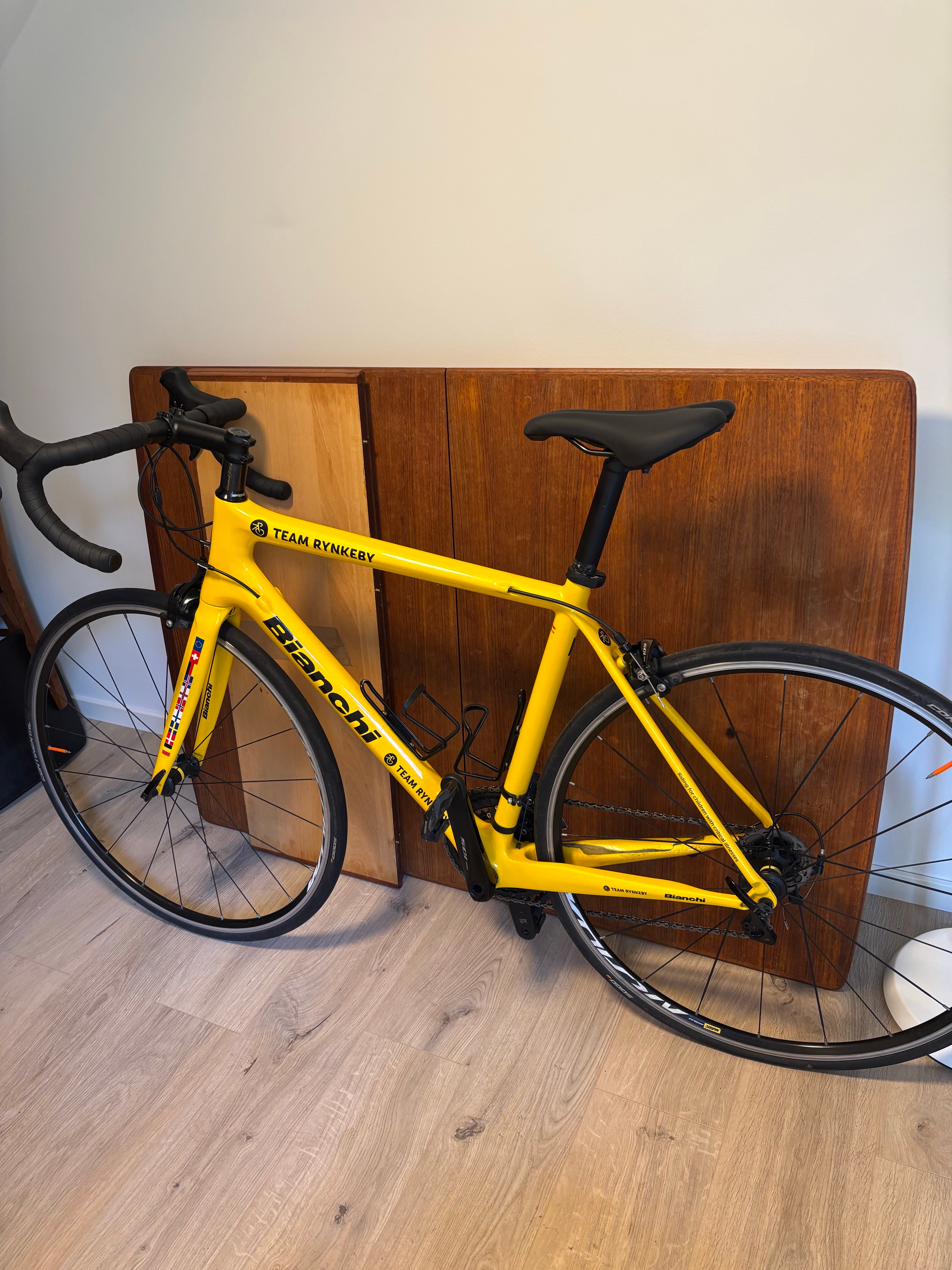Team Rynkeby Bianchi landsvägscykel 54 cm 28" unisex gul