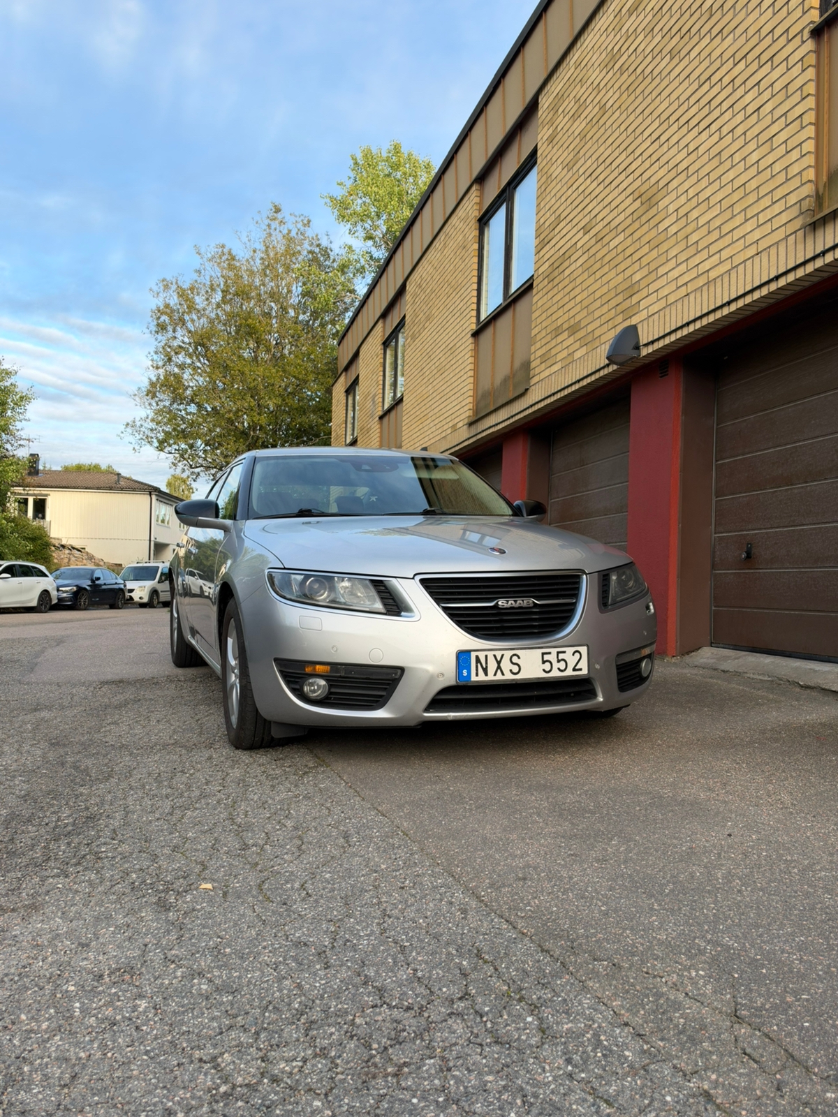Saab 9-5 SportSedan 2.0 TiD DPF Manuell 2010, bild 2/10