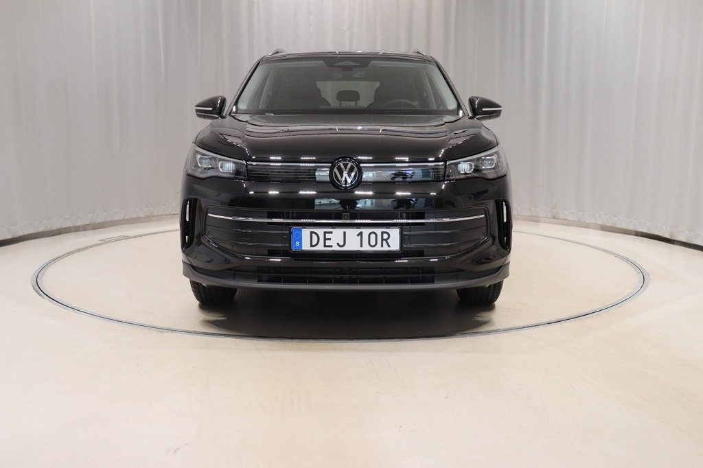 Volkswagen Tiguan 2026, photo 2/10