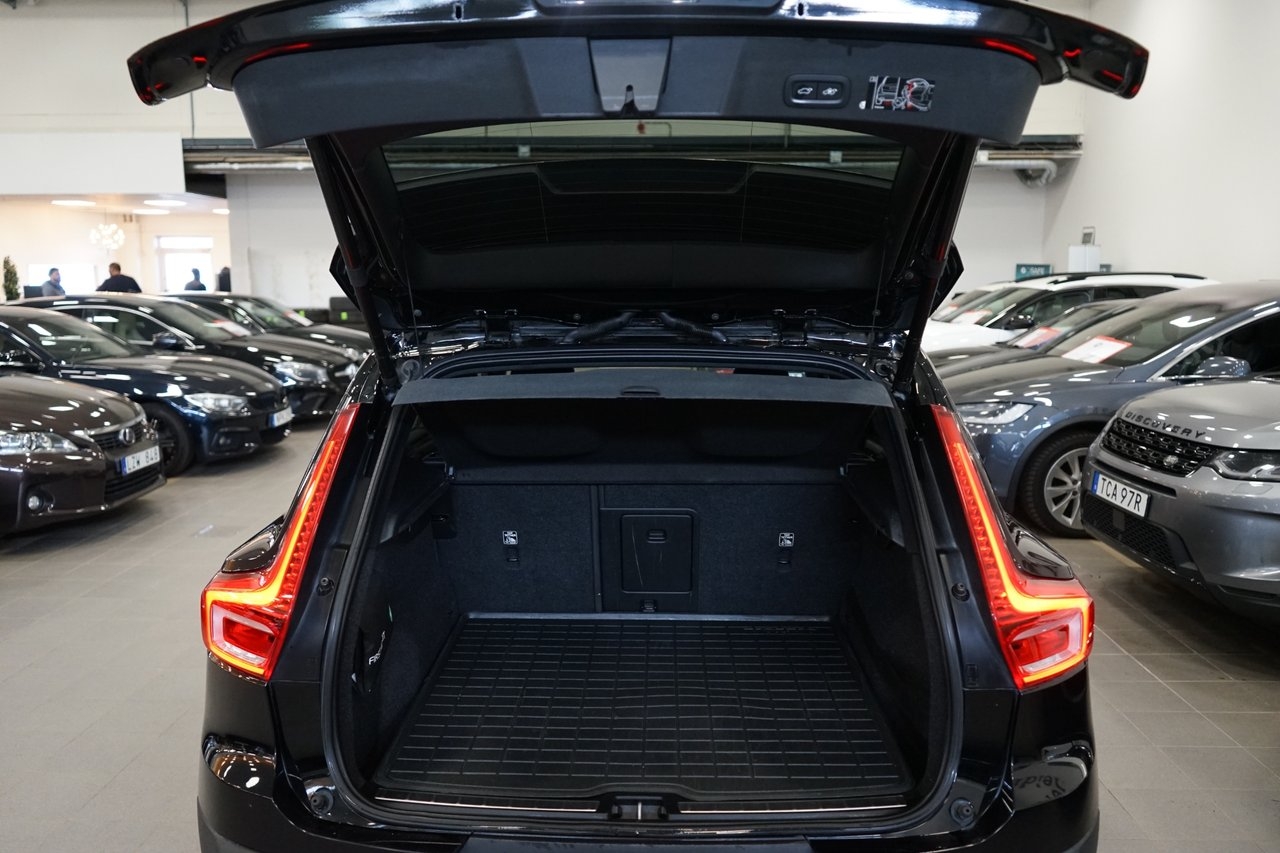 Volvo XC40 2021, photo 6/10