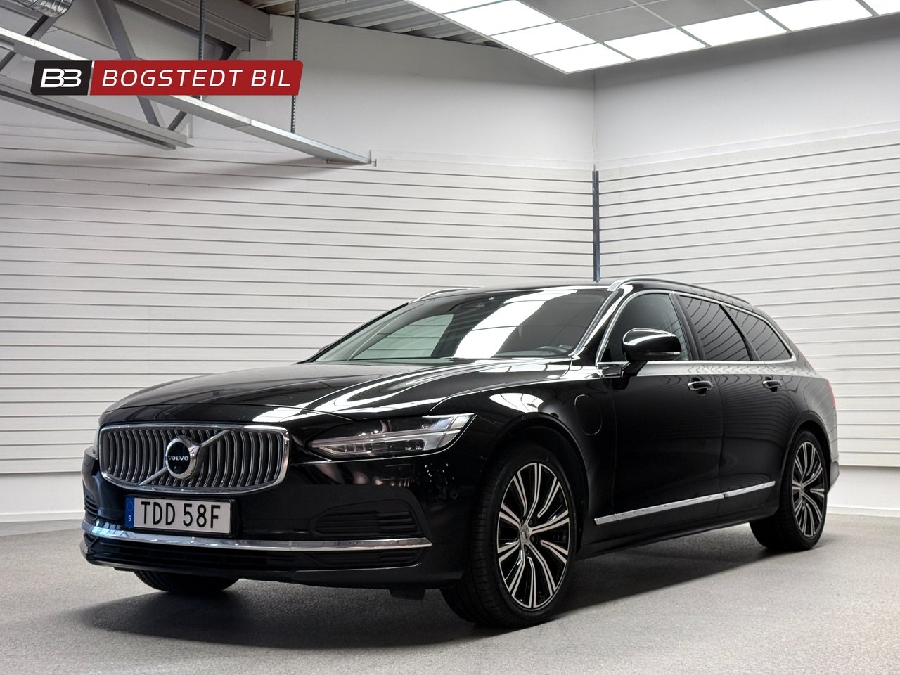 Volvo V90 2022, photo 3/10