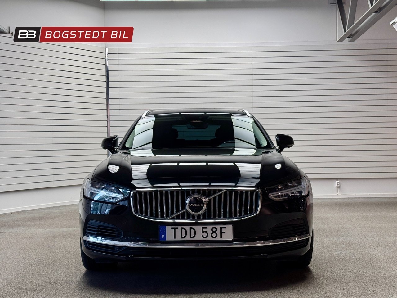 Volvo V90 2022, photo 2/10