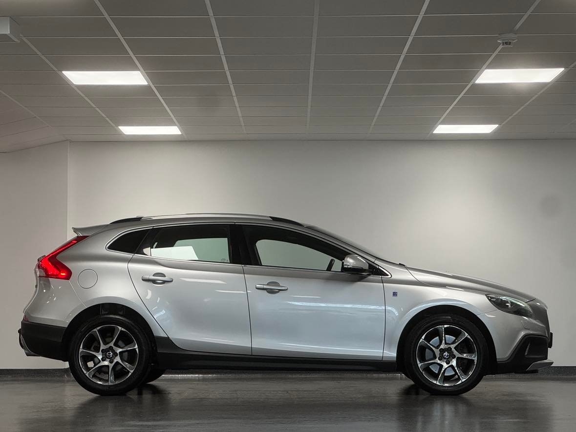 Volvo V40 Cross Country 2015, photo 3/23