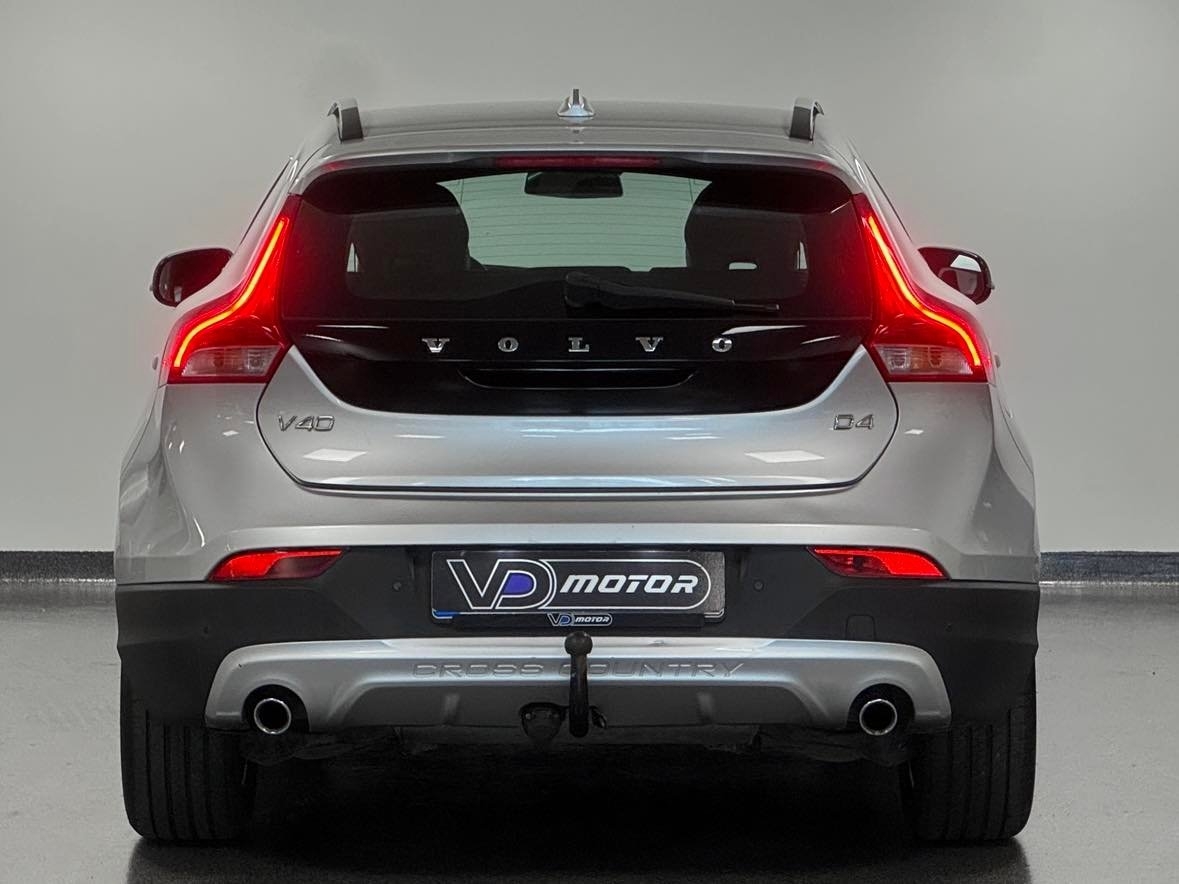 Volvo V40 Cross Country 2015, photo 7/23