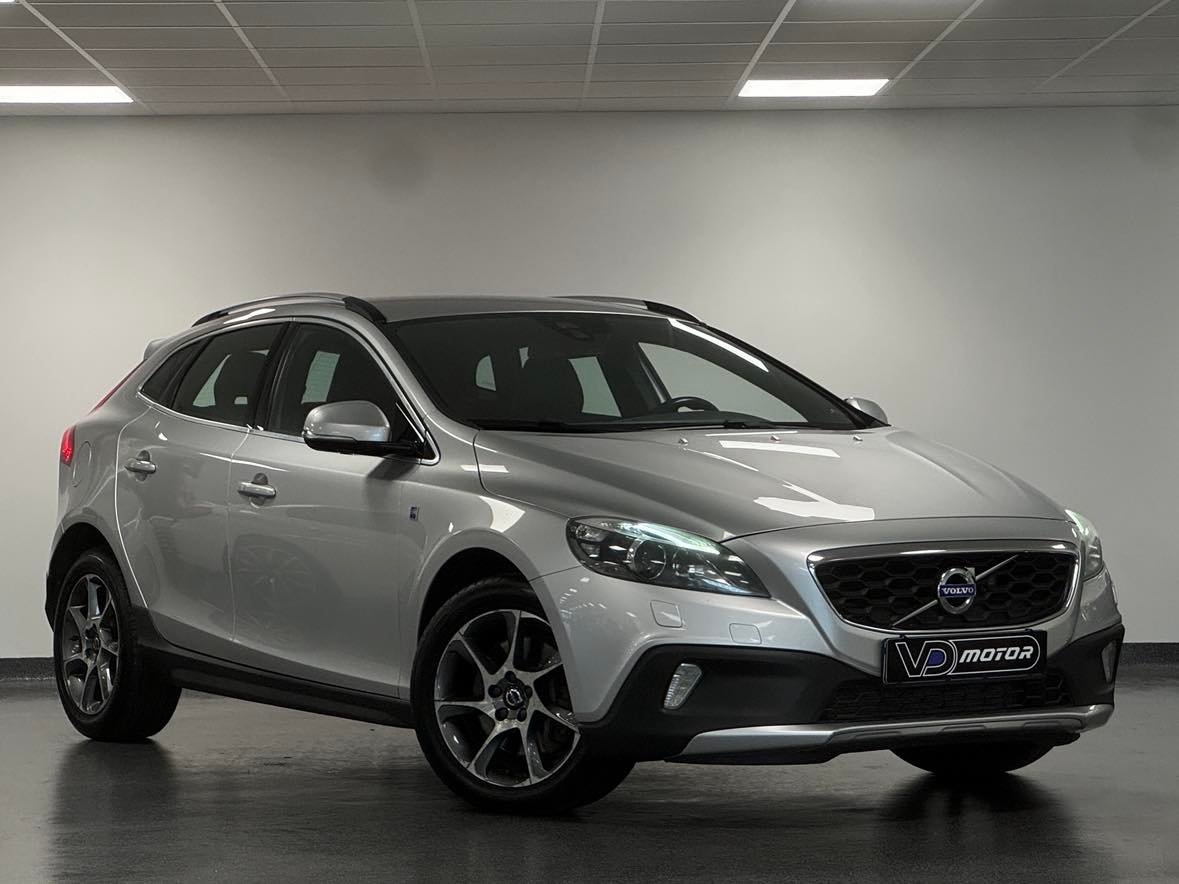 Volvo V40 Cross Country 2015, photo 4/23