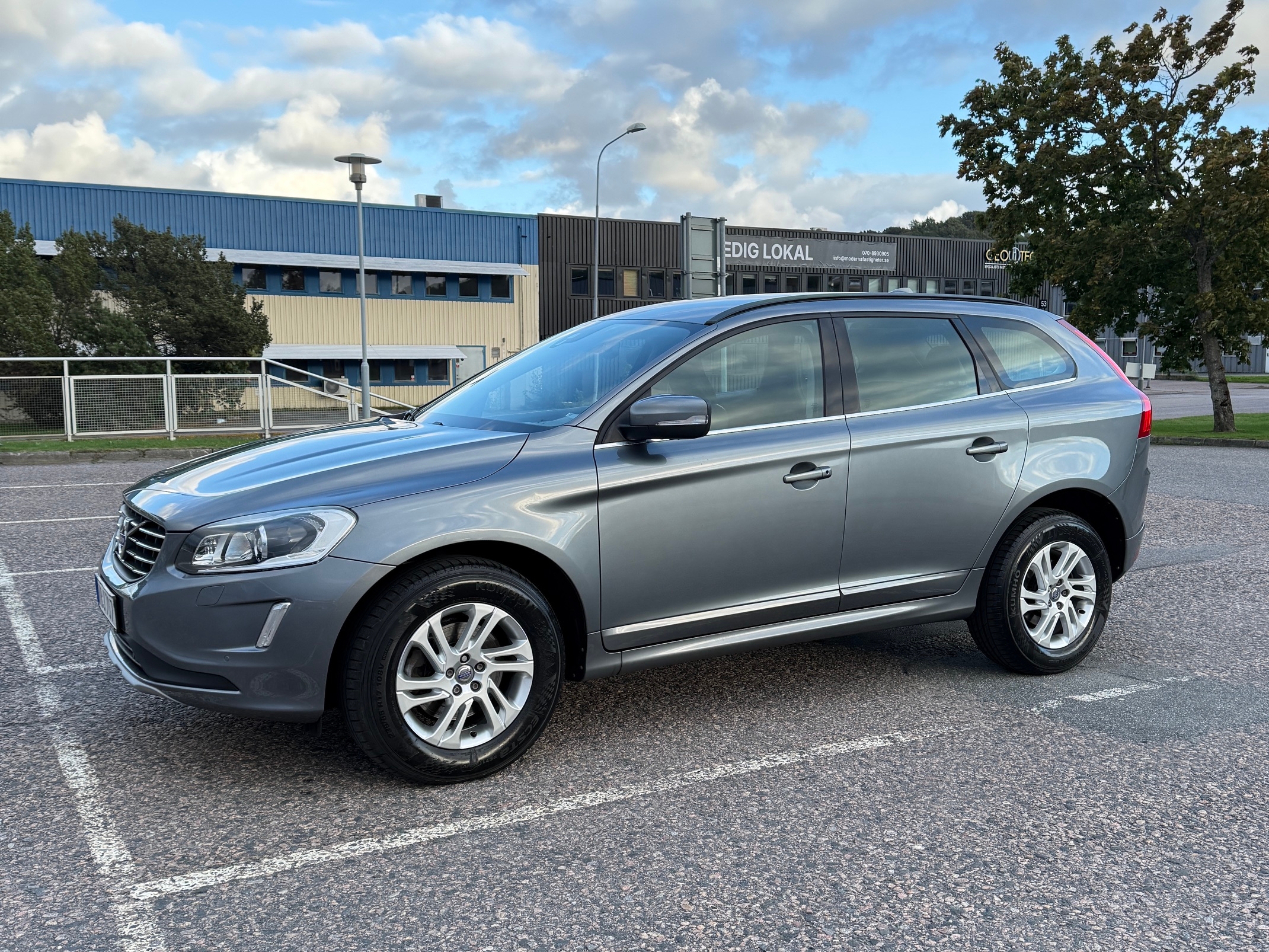Volvo XC60 D4 AWD Momentum Business E 2016, bild 2/10