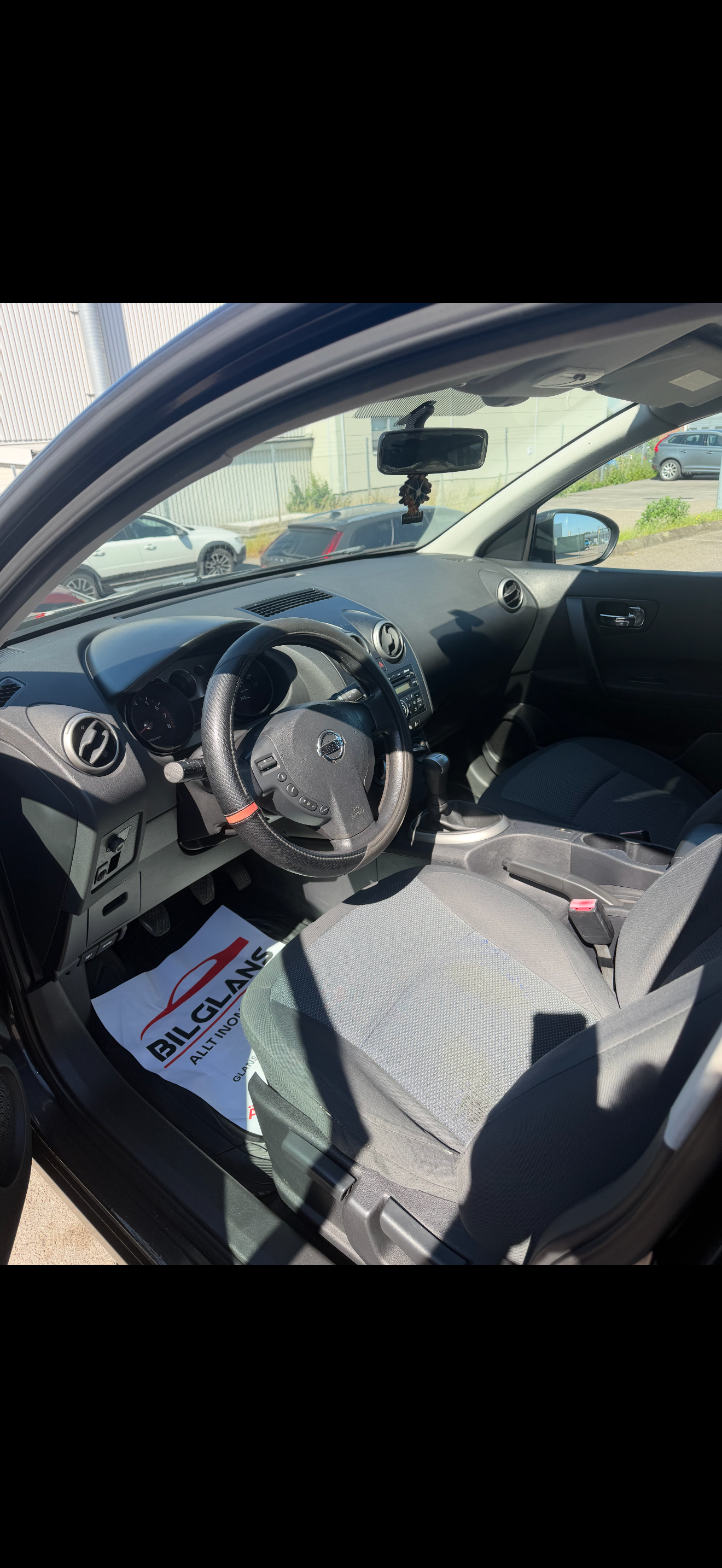 Nissan Qashqai 1.6 Manuell 2009, bild 3/3
