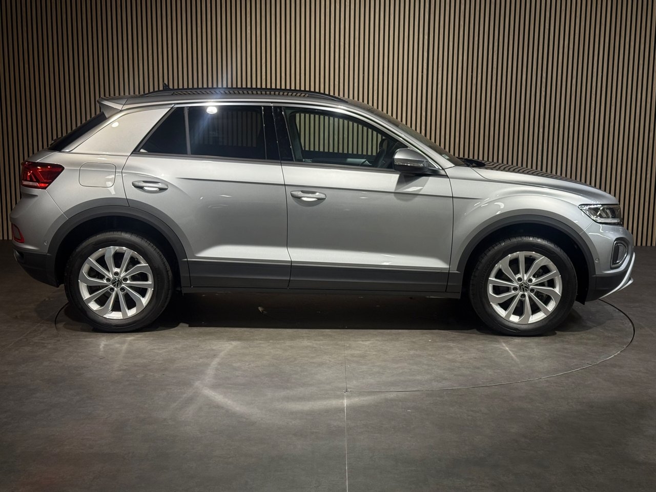 Volkswagen T-Roc 1.5 TSI Automat 2025, bild 3/10