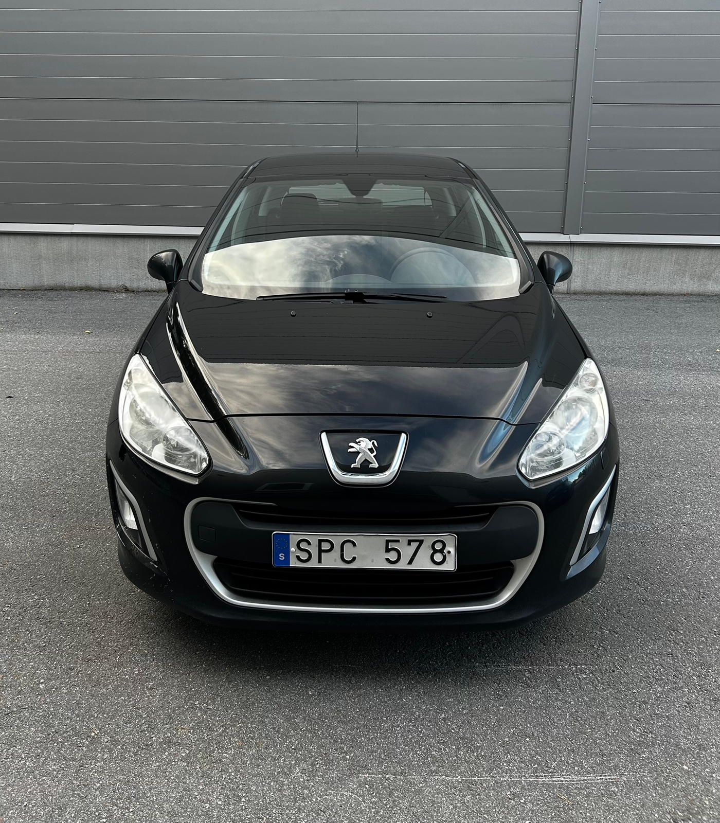 Peugeot 308 5-dörrar 1.6 HDi FAP Manuell 2013, bild 2/9