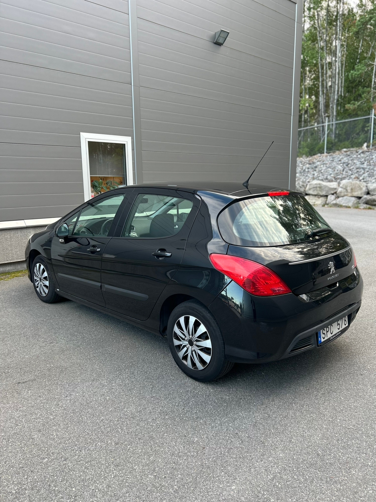 Peugeot 308 5-dörrar 1.6 HDi FAP Manuell 2013, bild 6/9