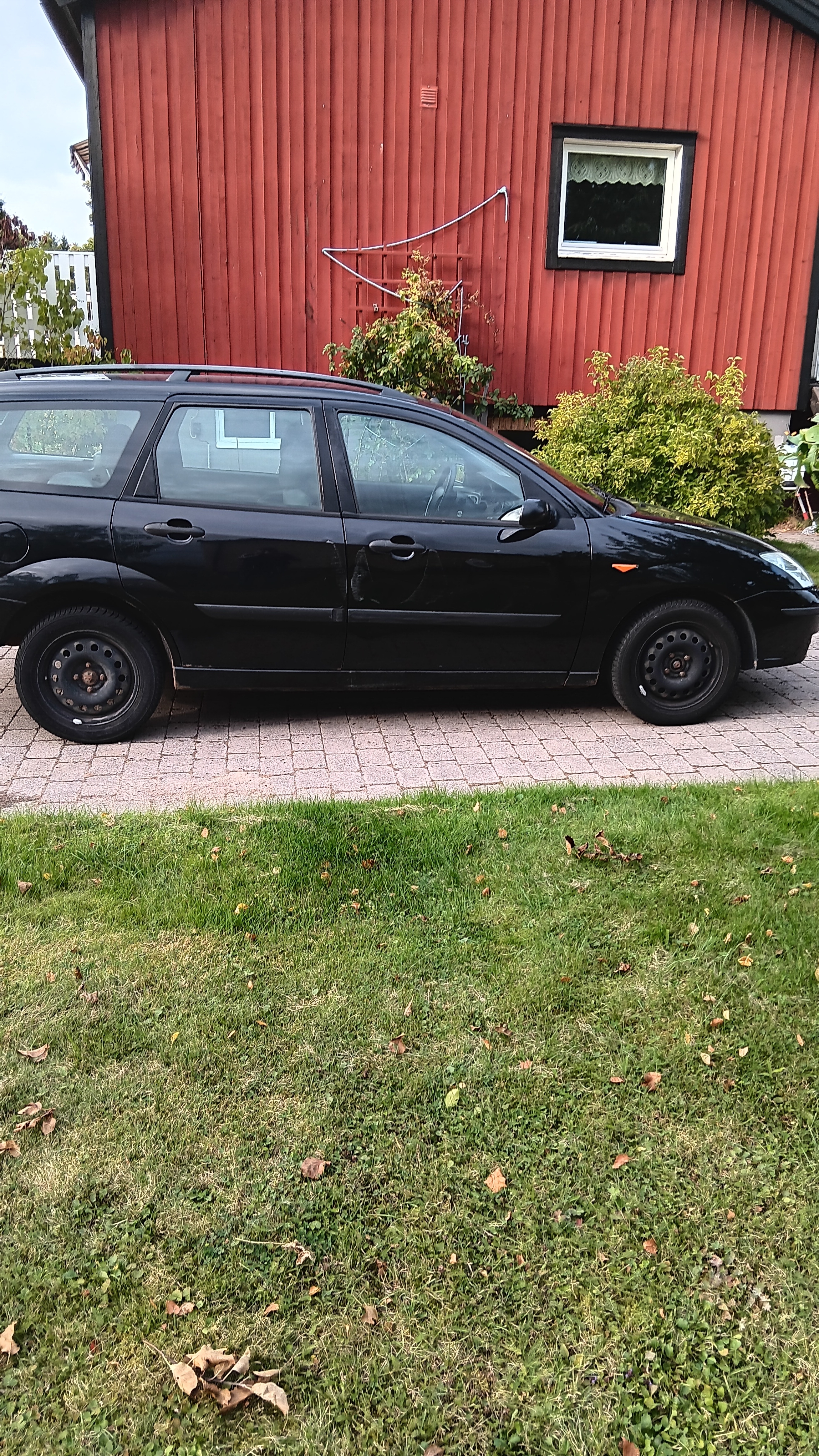 Ford Focus Kombi 1.6 Flexifuel Manuell 2005, bild 2/5