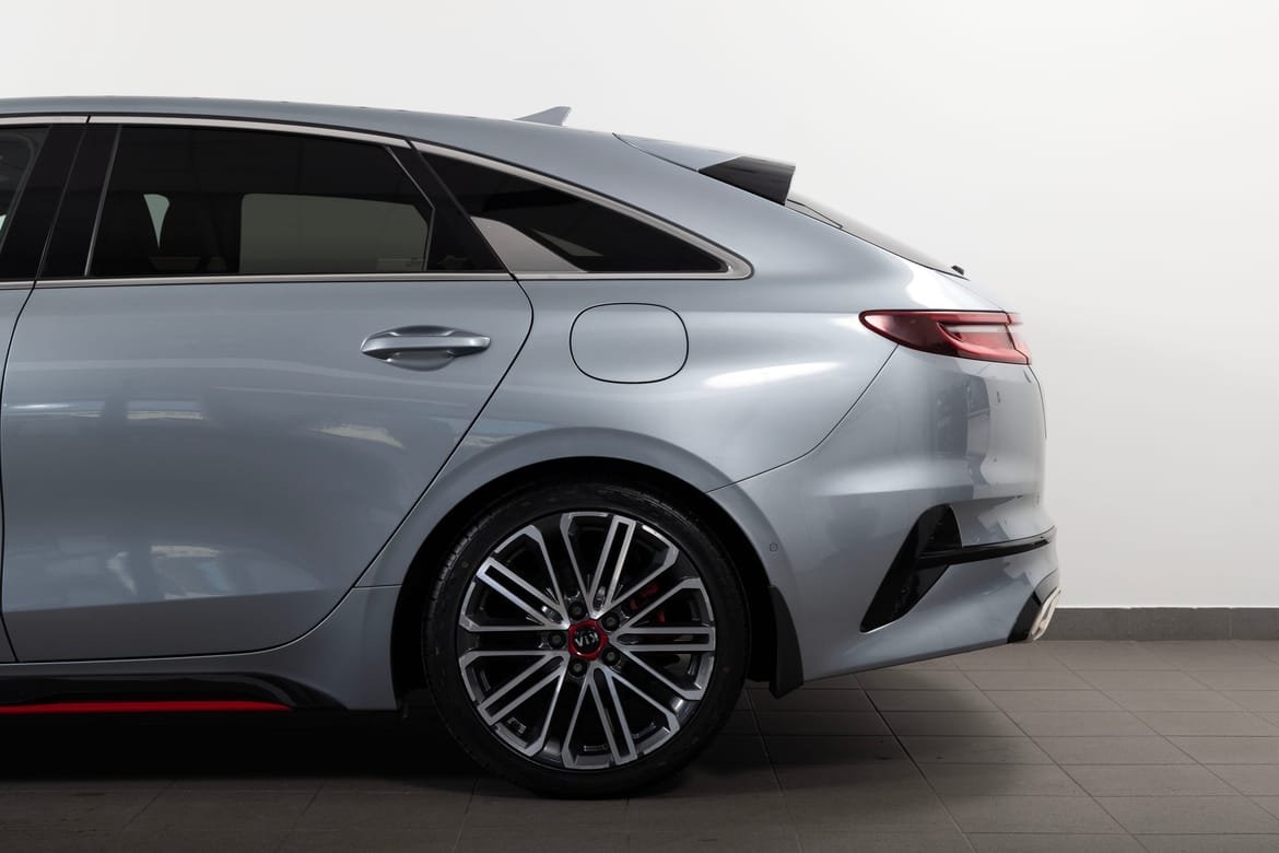 Kia ProCeed GT 1.6 T-GDI DCT 204hk JBL 2019, bild 5/10