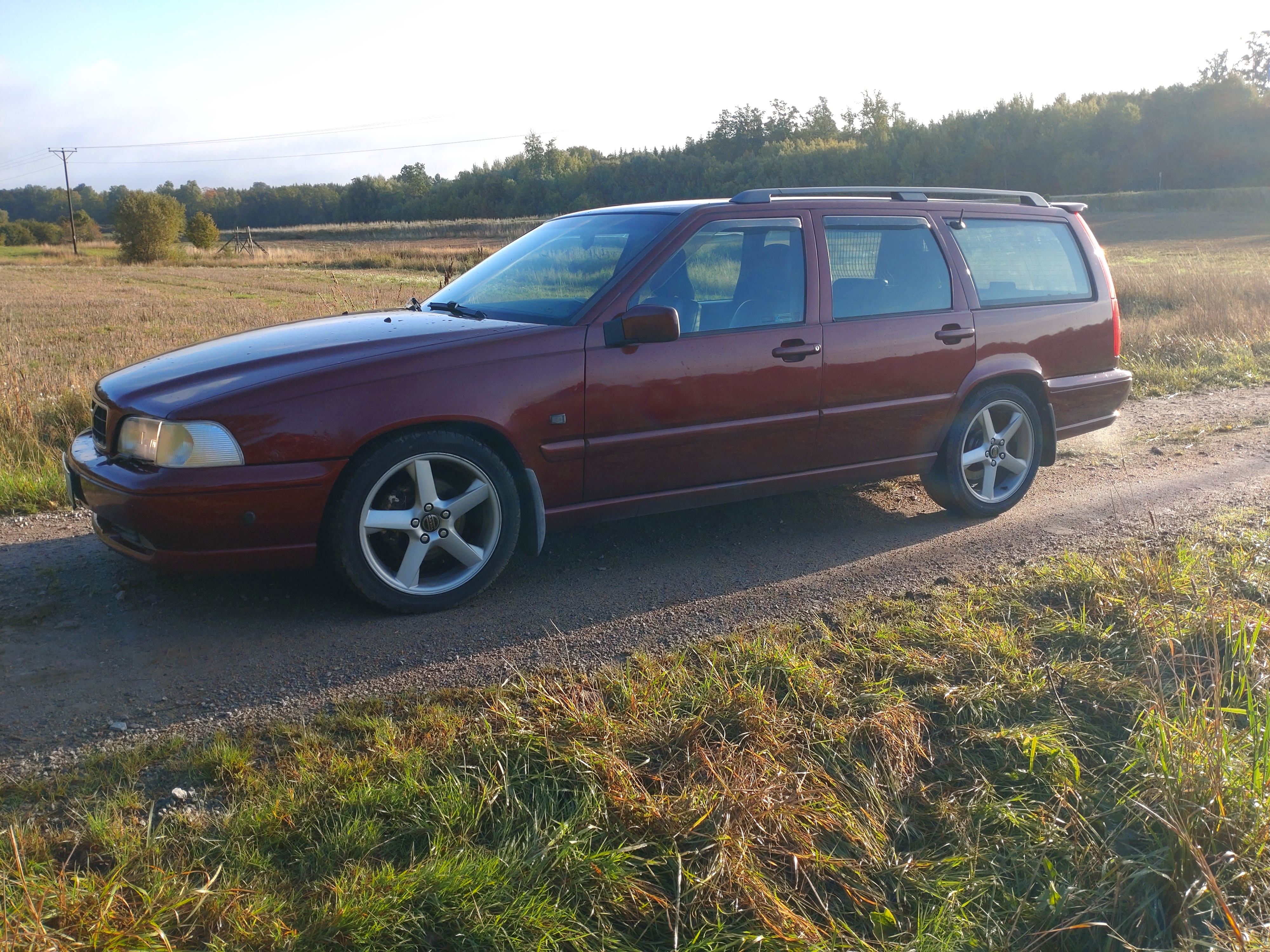 Volvo V70 2.4 T Manuell 2000, bild 2/6