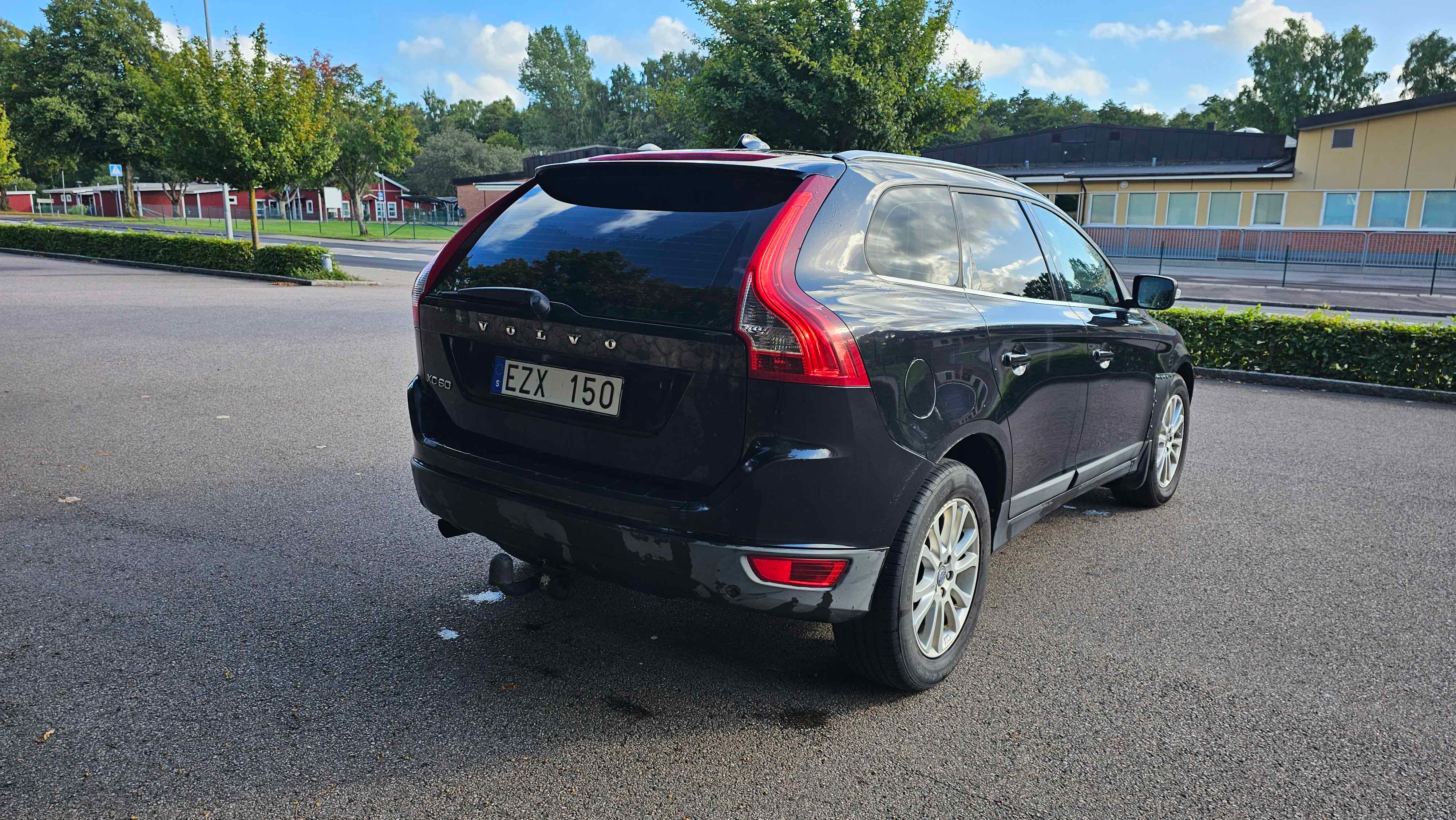 Volvo XC60 2.4D Geartronic 2010, bild 3/6