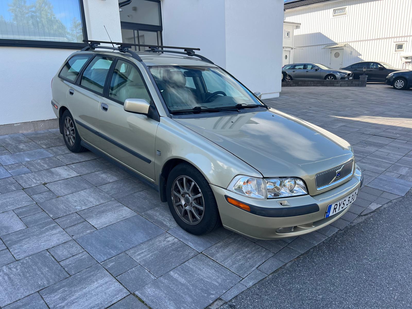 Volvo V40 2.0T Automatisk 2001, bild 2/10