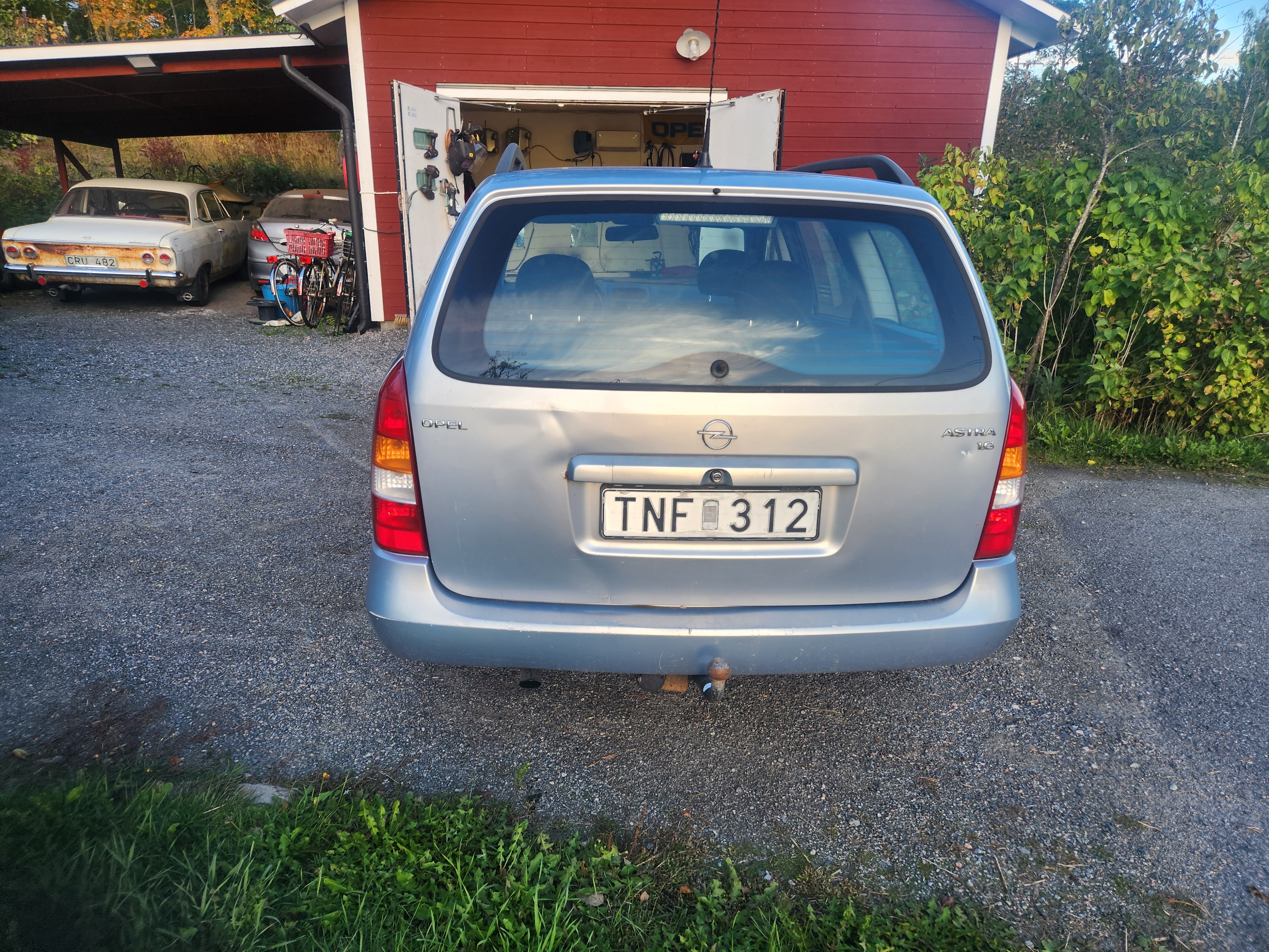 Opel Astra Caravan 1.6 Manuell 2002, bild 6/6