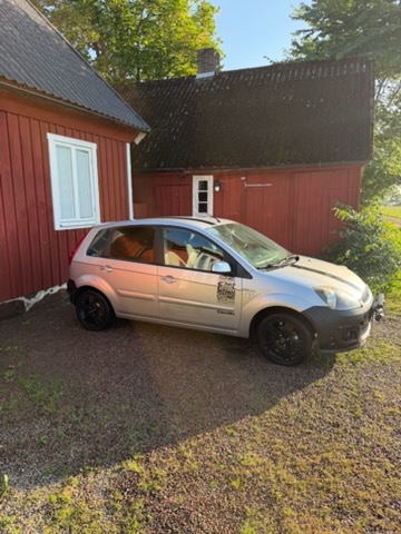 Ford Fiesta 5-dörrar 1.4 Manuell 2008, bild 2/8