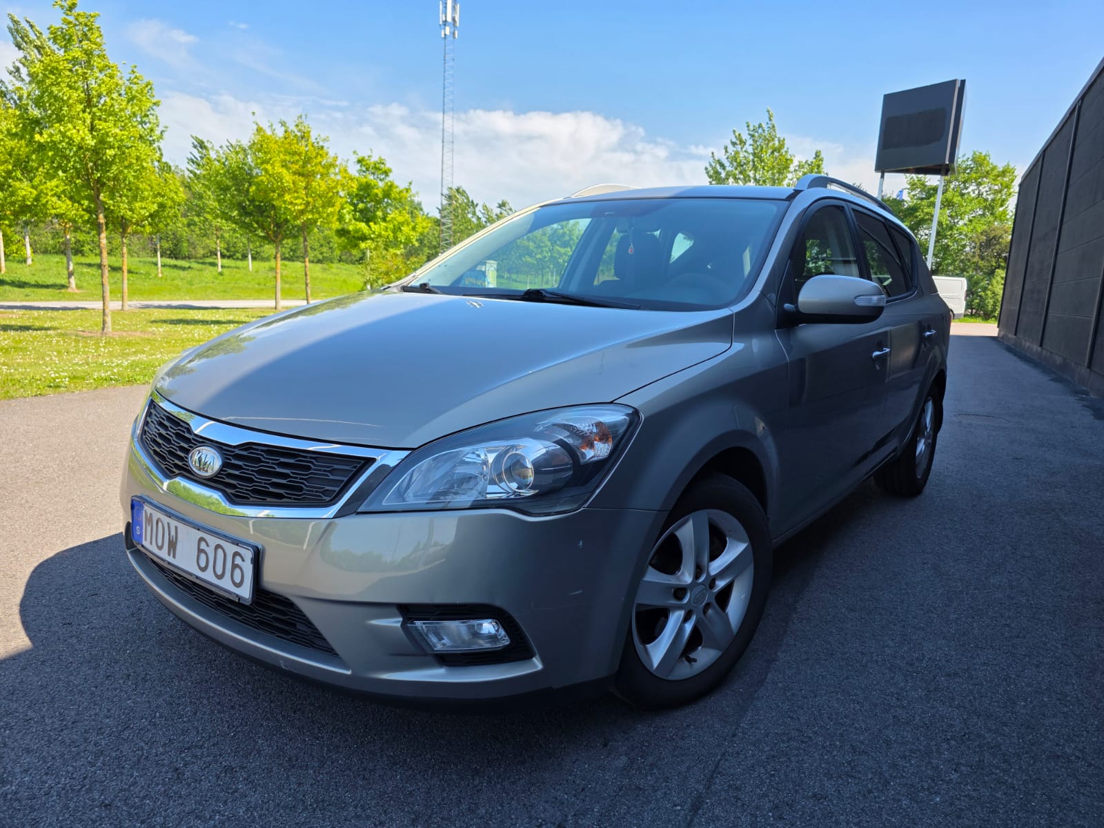 Kia Ceed _sw 1.6 CRDi Automatisk 2010, bild 2/8
