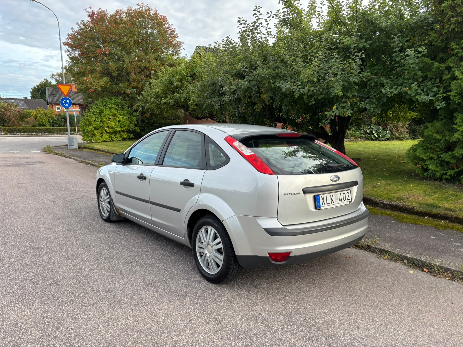 Ford Focus 5-dörrars 2.0 Automatisk 2006, bild 2/5