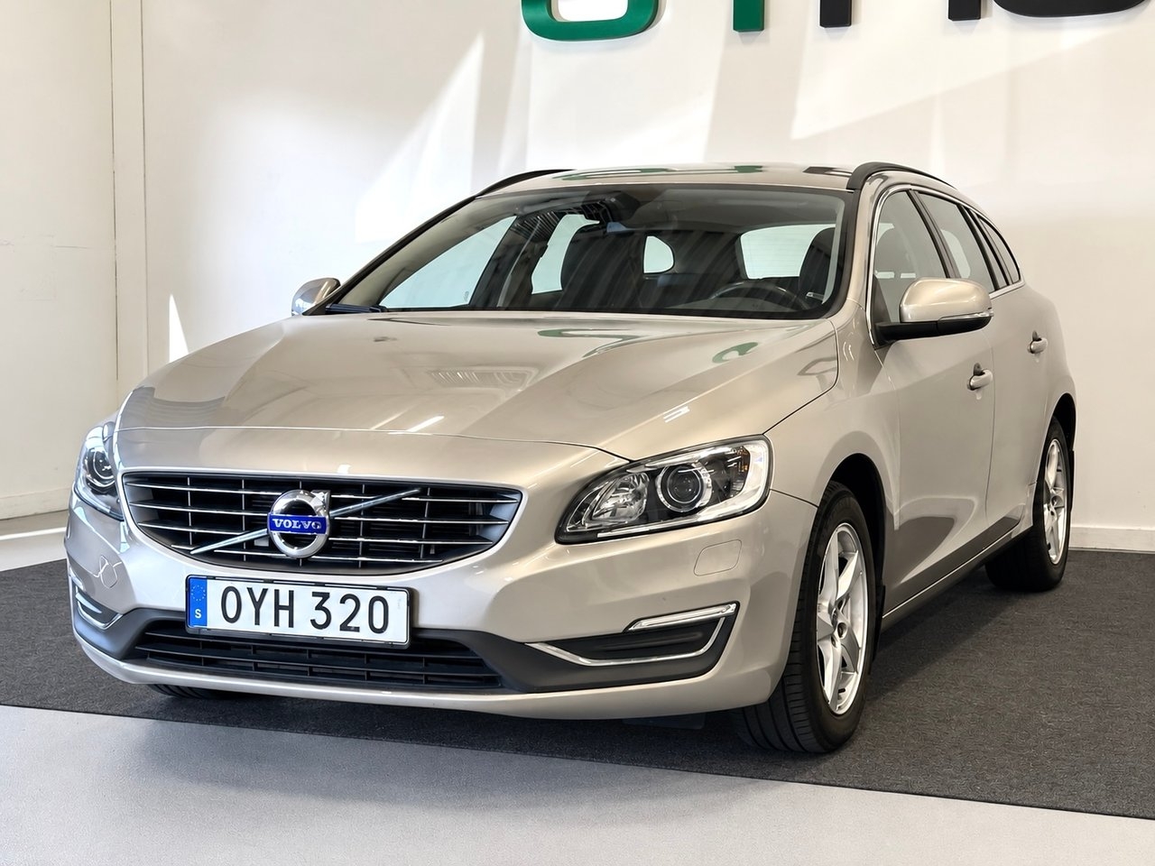 Volvo V60 D3 Momentum Business 2016, bild 2/10