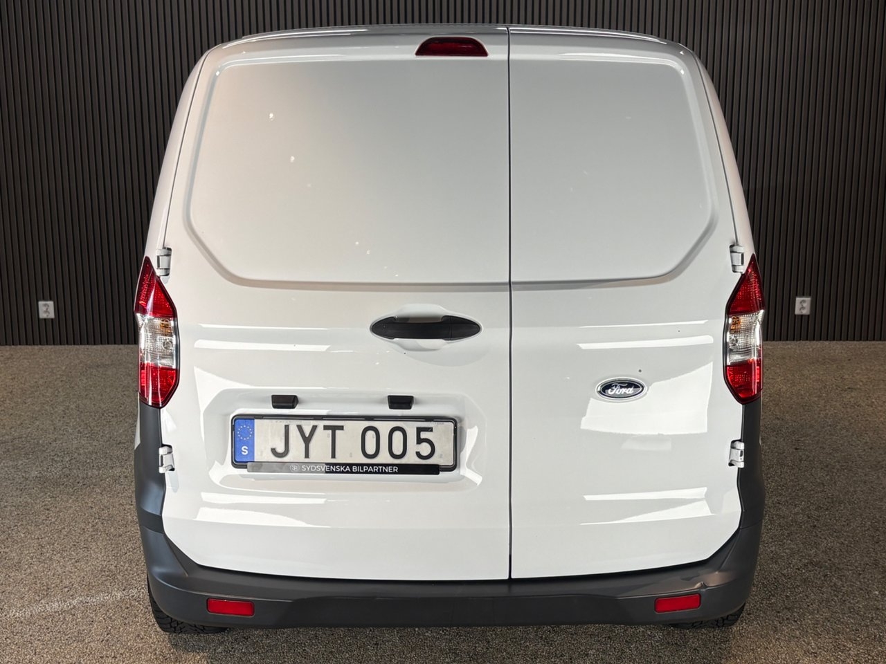 Ford Transit Courier 1.5 TDCi 2017, bild 5/10