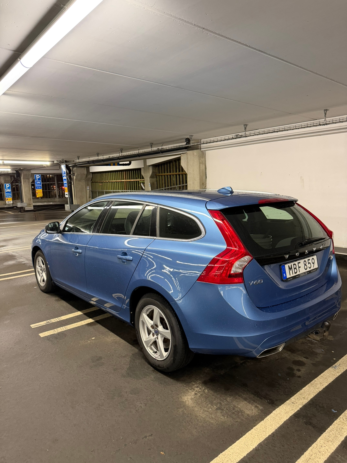 Volvo V60 D4 Geartronic 2017, bild 2/8