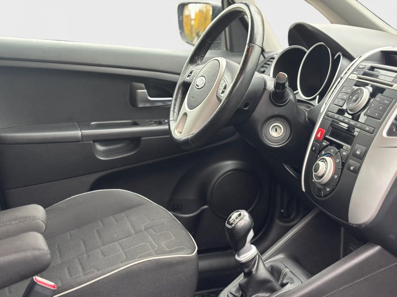 Kia Venga 2013, bild 4/9
