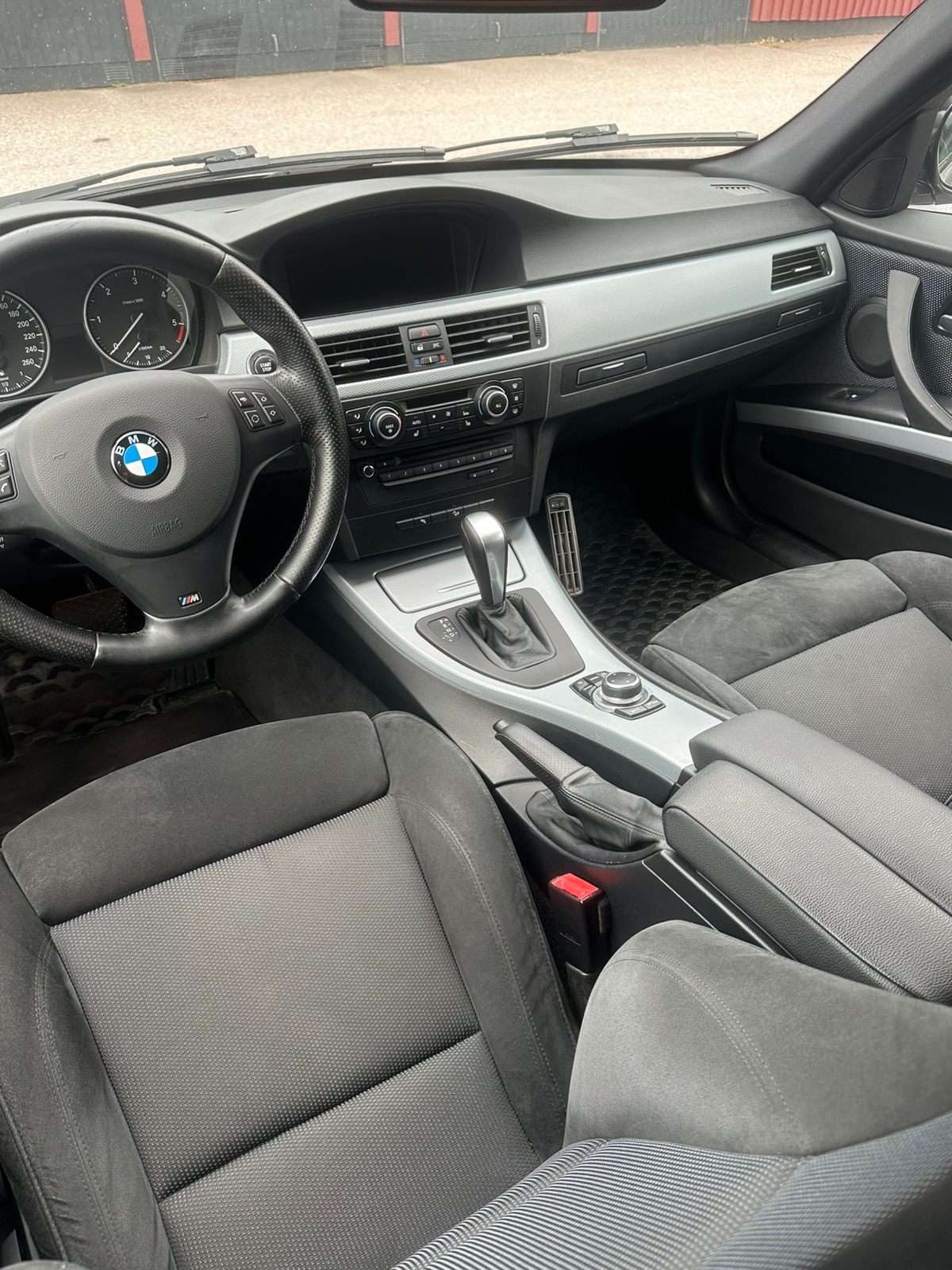 BMW 320 d xDrive Touring Automatisk 2010, photo 4/8