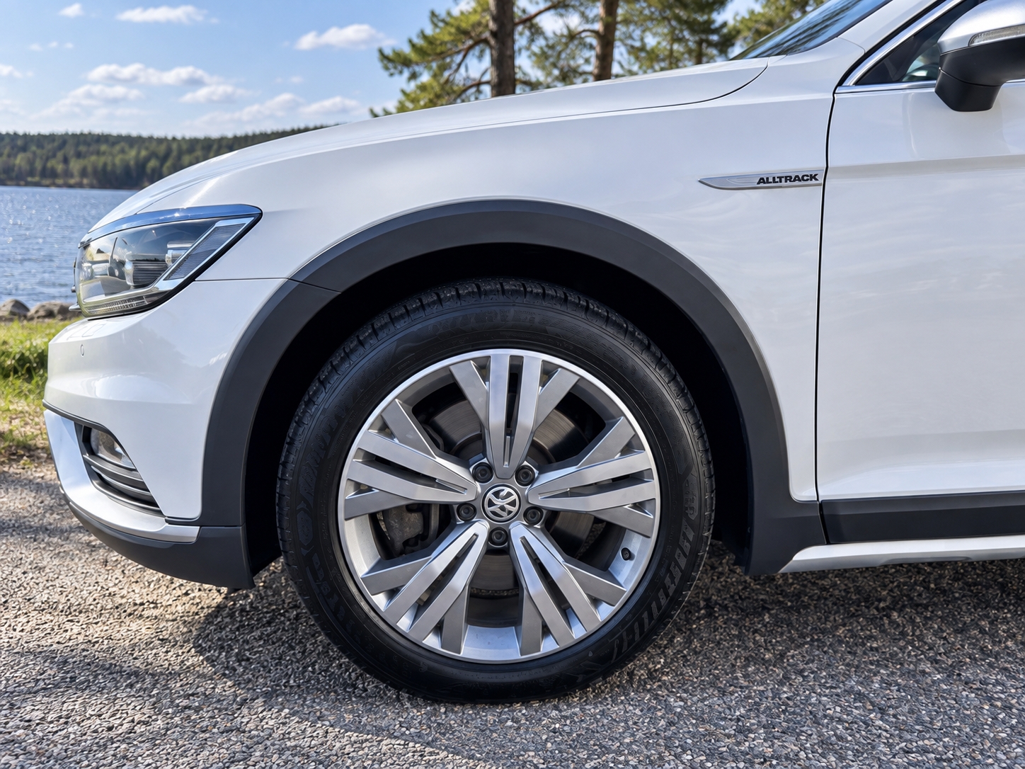 Volkswagen Passat 2019, bild 4/10