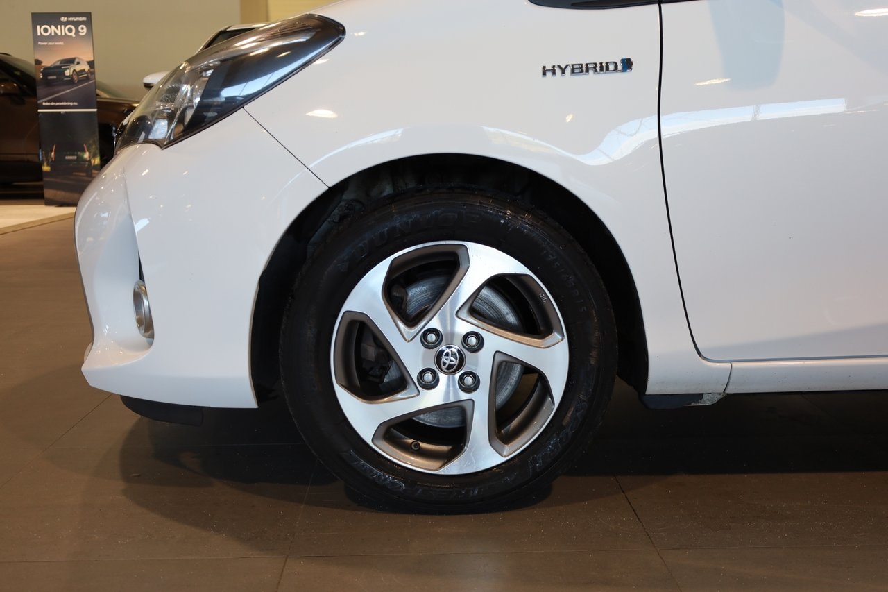 Toyota Yaris Hybrid e-CVT Active 2017, bild 7/10