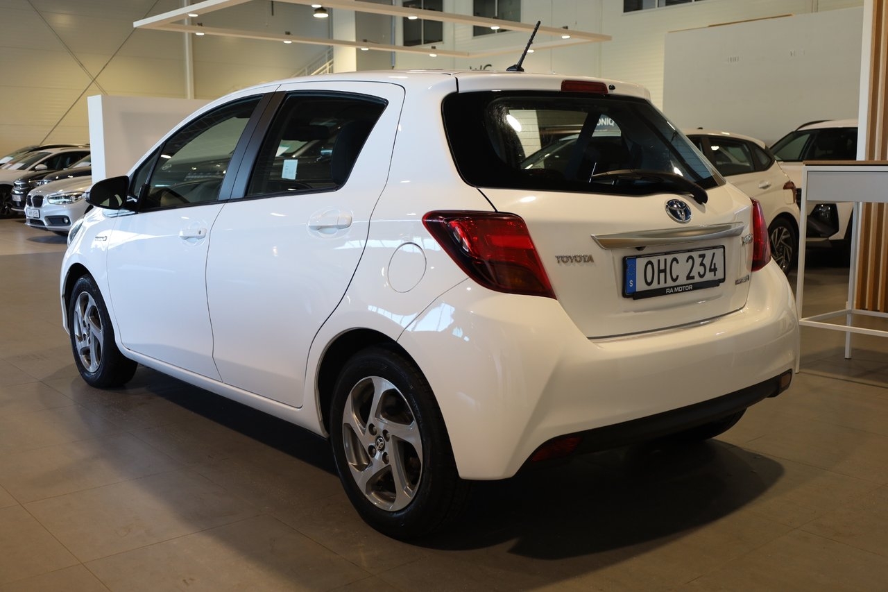 Toyota Yaris Hybrid e-CVT Active 2017, bild 3/10