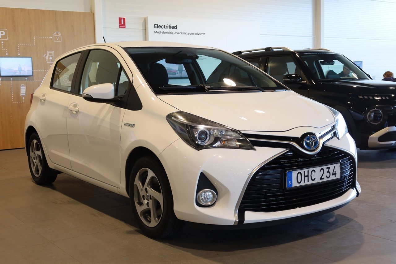 Toyota Yaris Hybrid e-CVT Active 2017, bild 4/10
