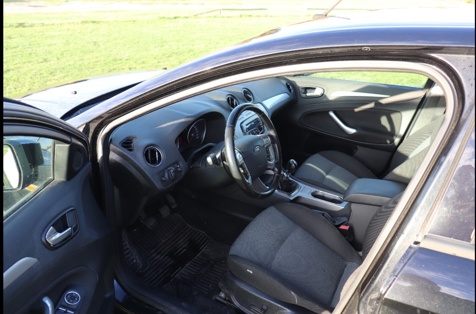 Ford Mondeo Kombi 2.0 TDCi Manuell 2008, bild 6/8