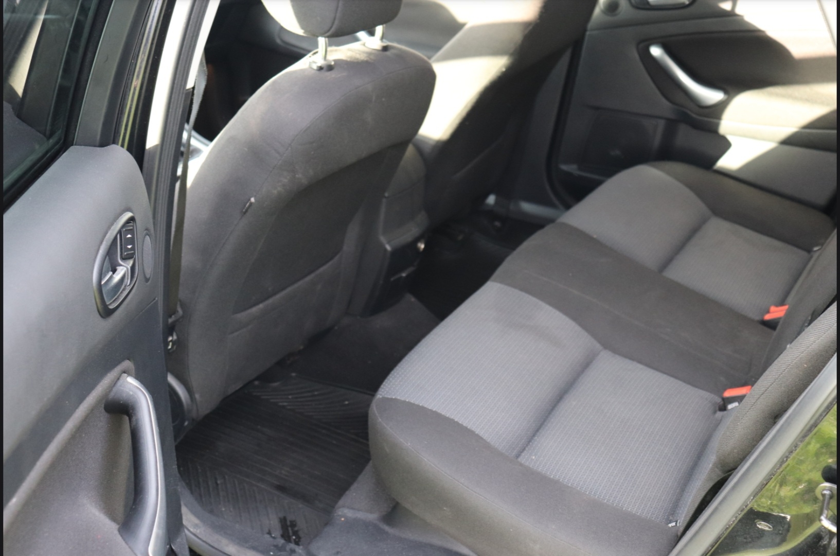 Ford Mondeo Kombi 2.0 TDCi Manuell 2008, bild 8/8