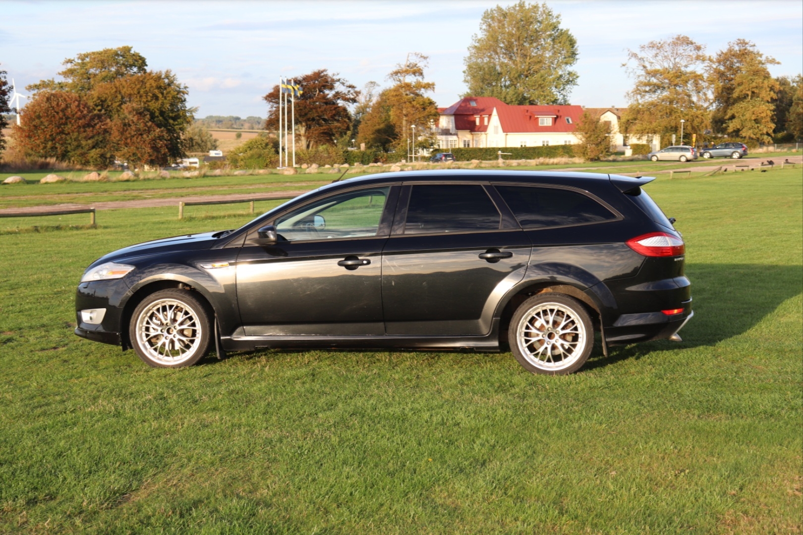 Ford Mondeo Kombi 2.0 TDCi Manuell 2008, bild 2/8