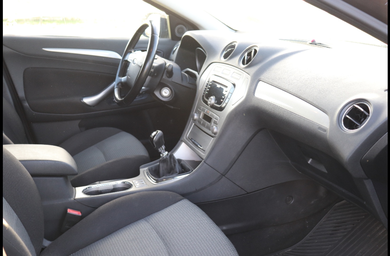 Ford Mondeo Kombi 2.0 TDCi Manuell 2008, bild 7/8