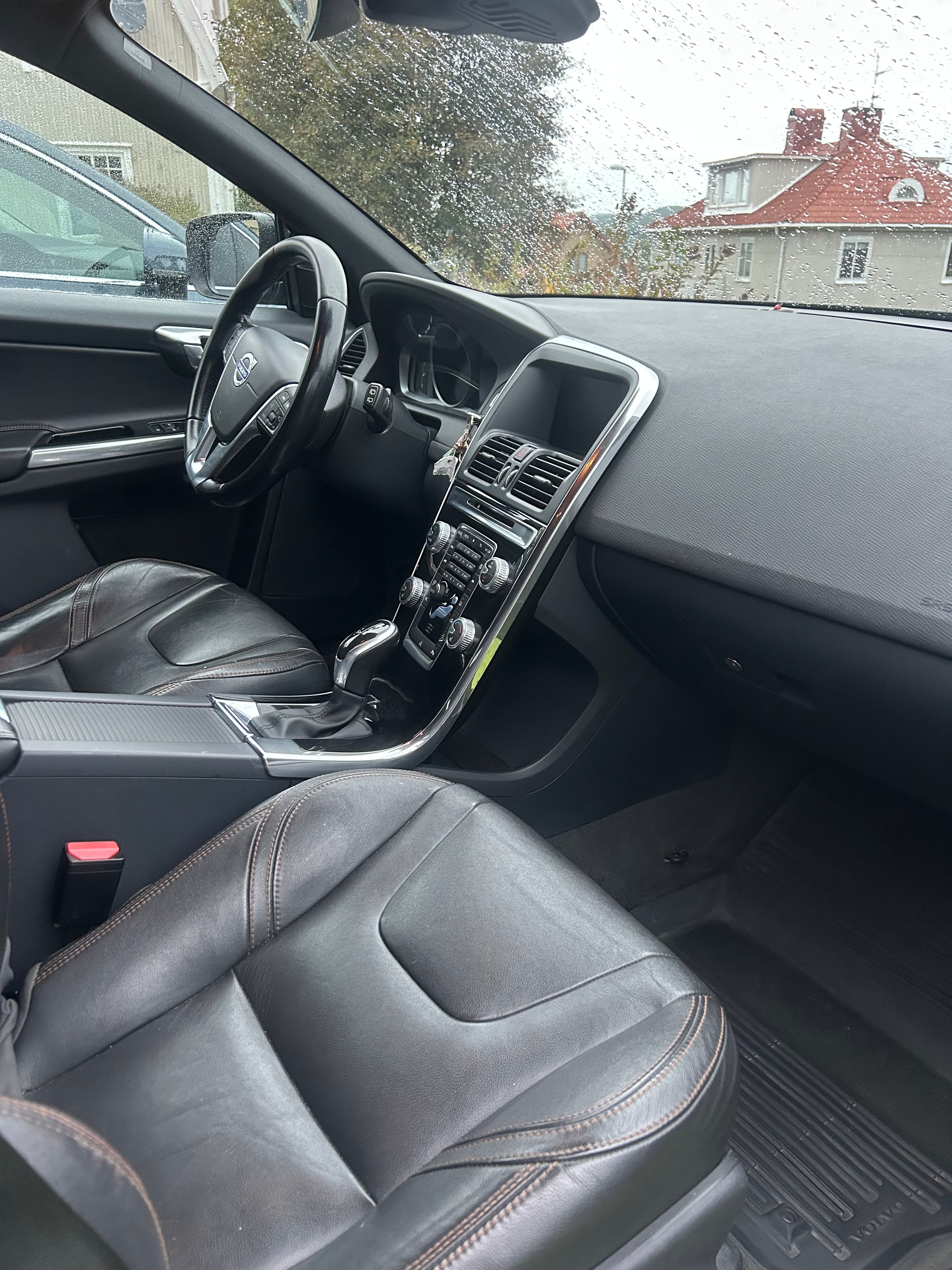 Volvo XC60 D4 AWD Geartronic 2016, bild 3/5